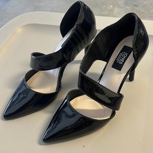 Jones New York Black shiny heels Size 6M